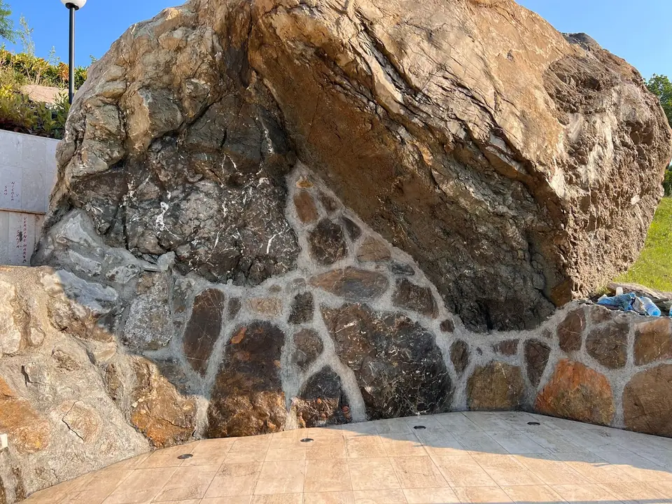 I lavori dell’anfiteatro e della grotta (2023)