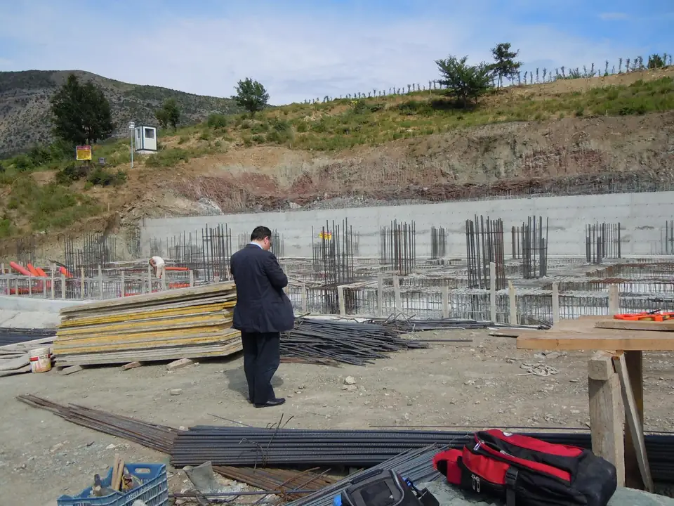 Gli scavi e le fondamenta (2010)